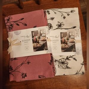 Floral Table Runner Set in Pink and Cream